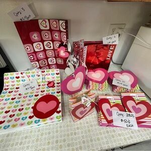 Valentines Day gift bag set